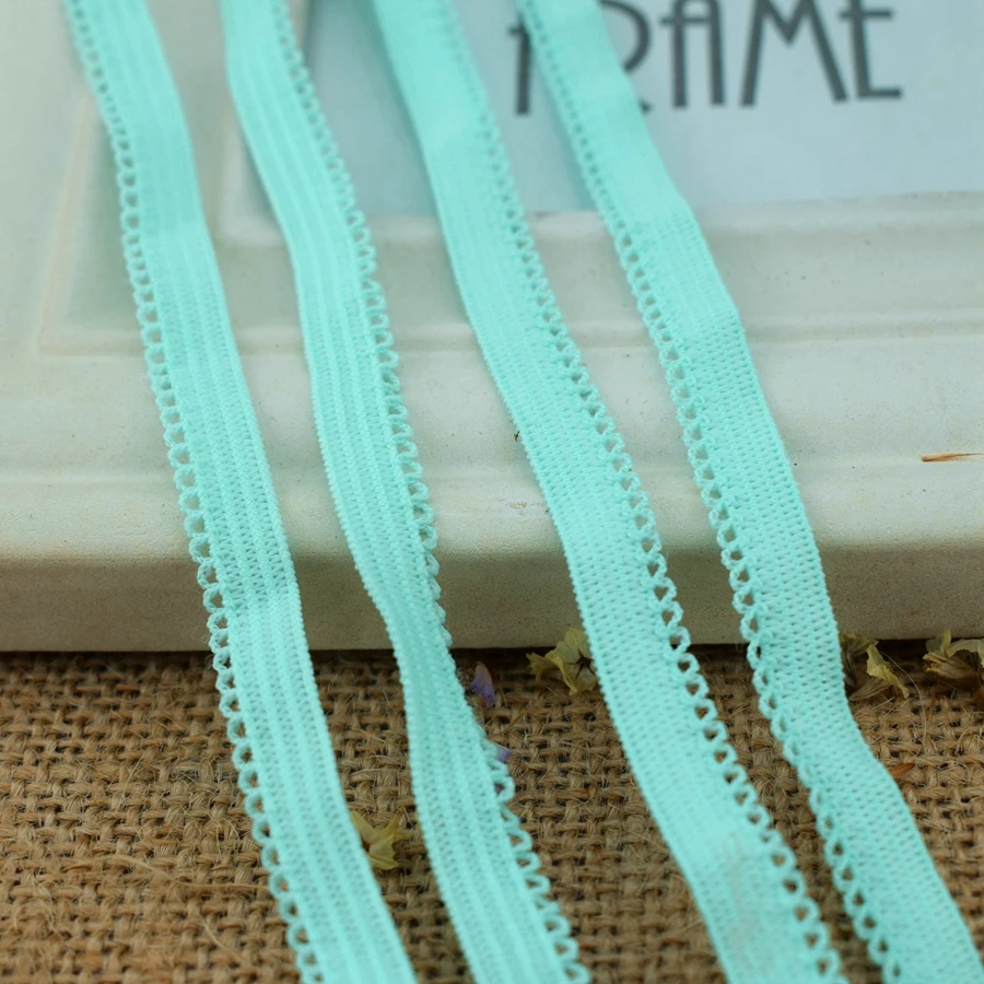 Эластичная лента для волос #1413 ярко-неоновая розовая с кружевной отделкой ширина