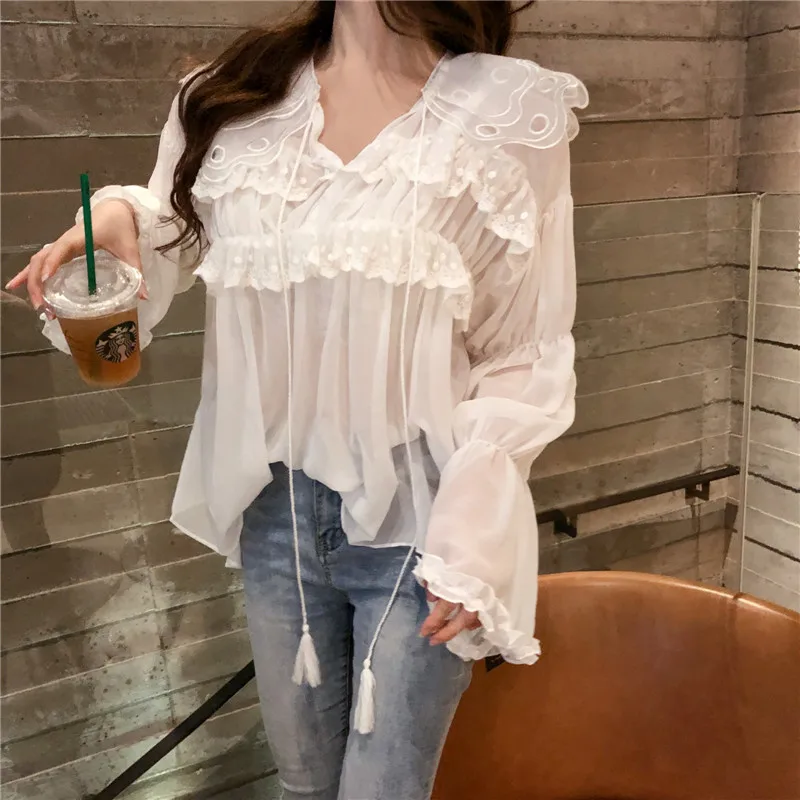 Женские кружевные топы с v образным вырезом белые свободные расклешенным рукавом