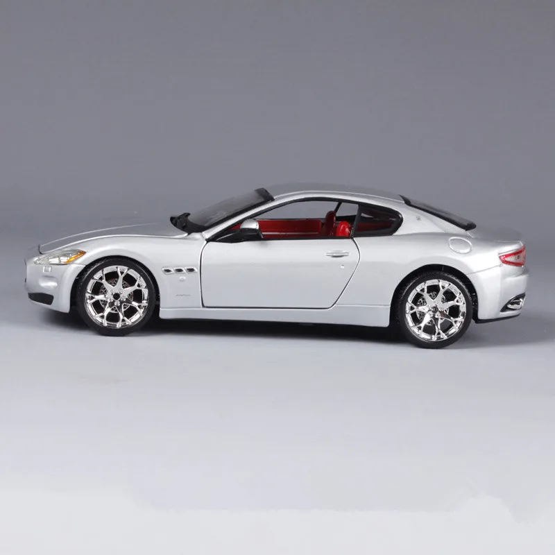 Bburago 1:24 Maserati Собранный производитель автомобиля Авторизованная литая модель машины образец прикладного искусства украшения Коллекция игрушек инструменты