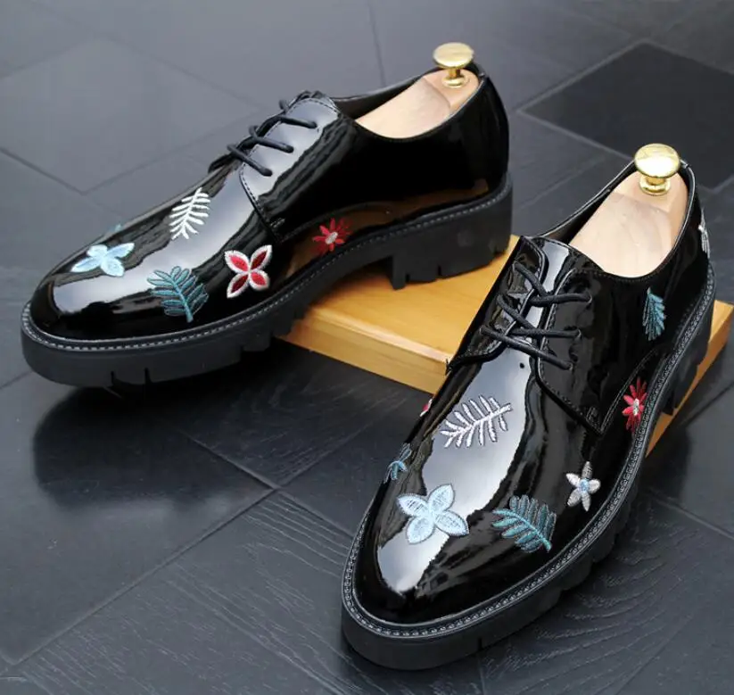 Мужские модельные туфли из лакированной кожи с вышивкой мужские деловые кожаные
