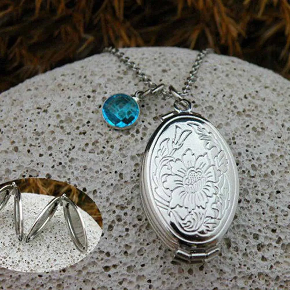 

Unisex Fashion Rhinestone Inlaid Stainless Steel Expandable 4 Photos Oval Pendant Locket Necklace Aromatherapy Xmas Gift For Kid