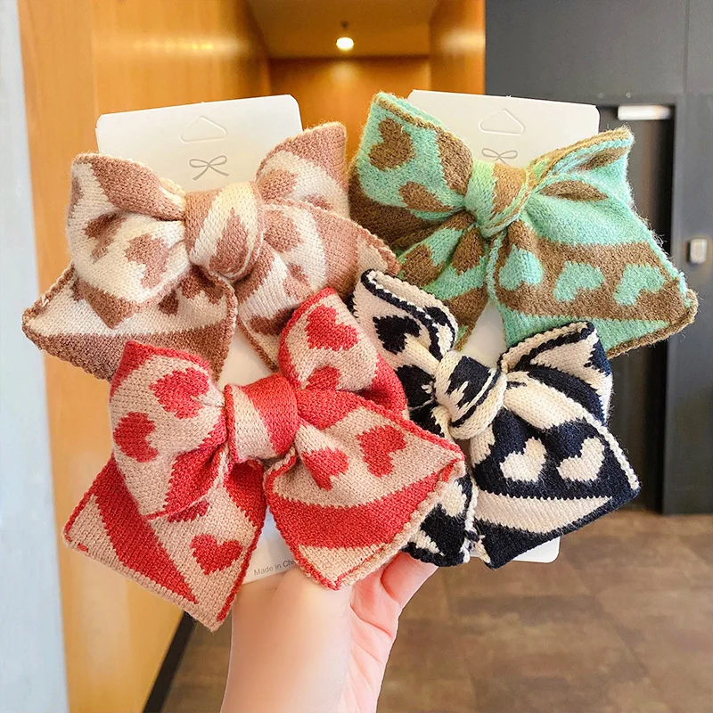 

Fashion Bow Hair Clips For Women Manual Knitting Love Wool Hairpins Simple Vintage Barrettes Headwear Girl Hair Accessories 2021
