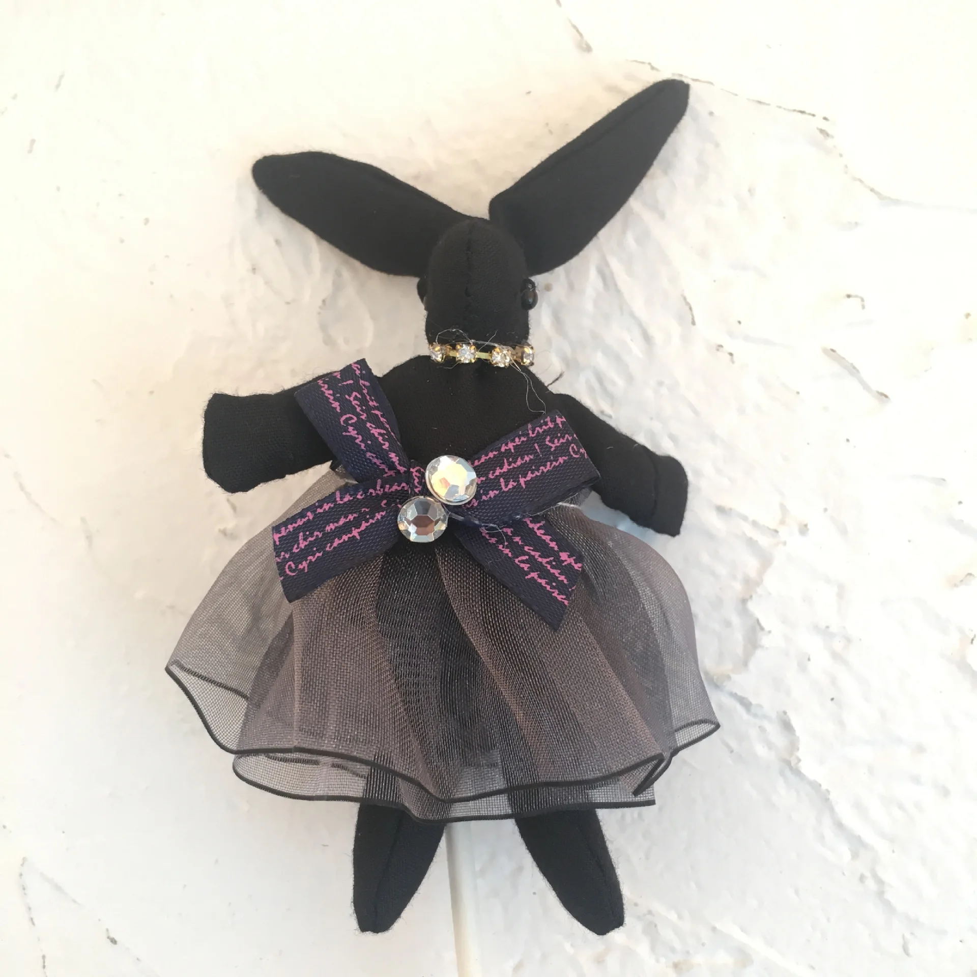 Торт фигурки жениха и невесты С милым бантом меховым помпоном в форме кролика