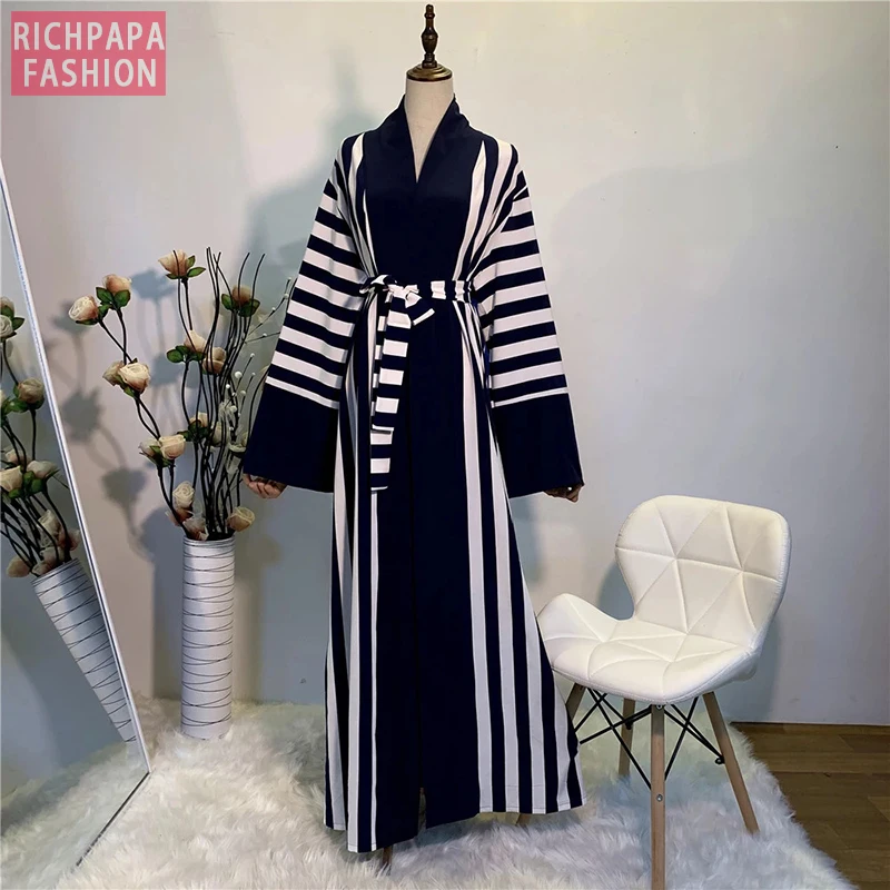 Женское кимоно в полоску мусульманском стиле | Тематическая одежда и униформа
