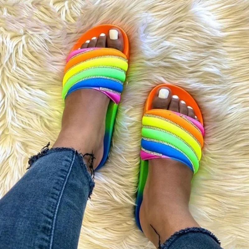 

New 2021 women beach rubber slippers shoes woman flip flops female rhinestone sildes candy sandals outdoor flats wholesale drop