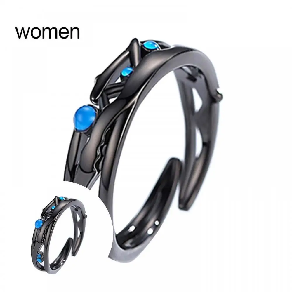 

Регулируемое кольцо на палец с искусственным сапфиром