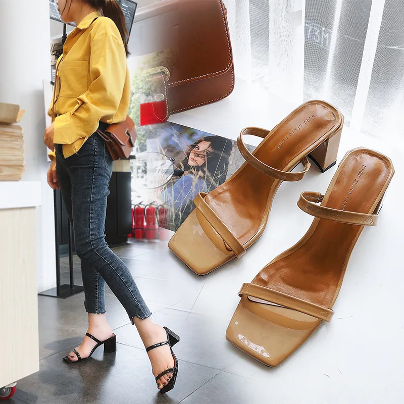 Женские шлепанцы без застежки на квадратном каблуке уличные удобные сандалии