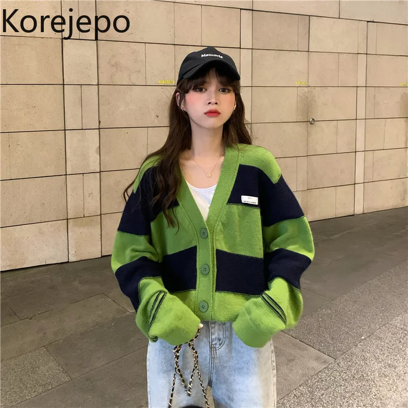 

Korejepo женский свитер 2021 в Корейском стиле; Сезон весна-осень; Женская Удобная Стиль Цвет соответствия полосатый с треугольным вырезом и длин...