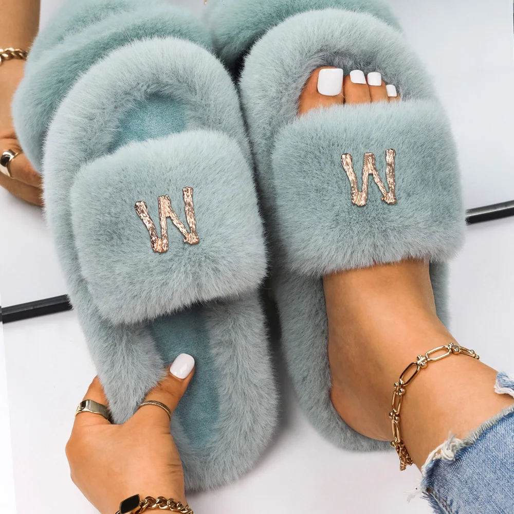 Letter M Designer Furry Faux Fur Slippers for Women Stainless Steel Custom Fur Slides Winter Warm Flip Flops Sandals Luxury Shoe