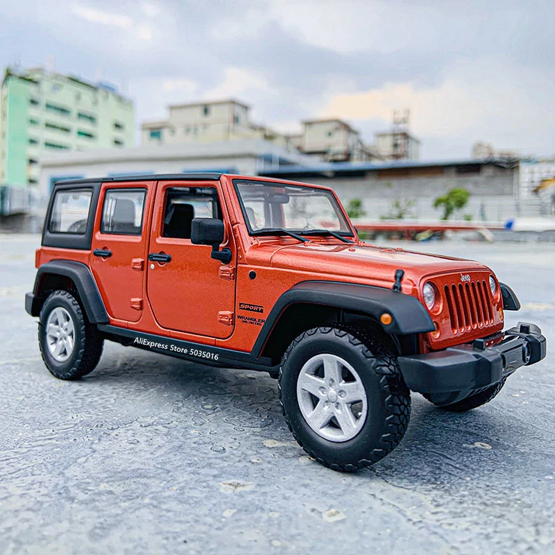 Модель автомобиля Maisto 1:24 2015 Jeep Wrangler неограниченная модель из сплава поделки