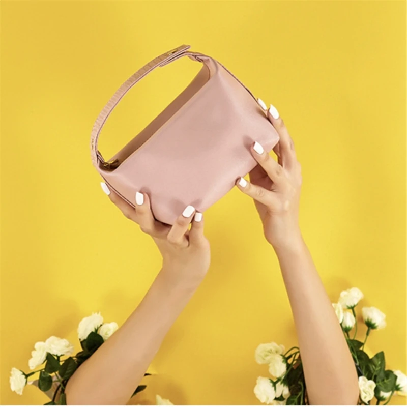 Woman Cosmetic Bag Big Capacity PU Leather High Quality Classical Ins Pure Color Waterproof Portable Washing Receive Traveling