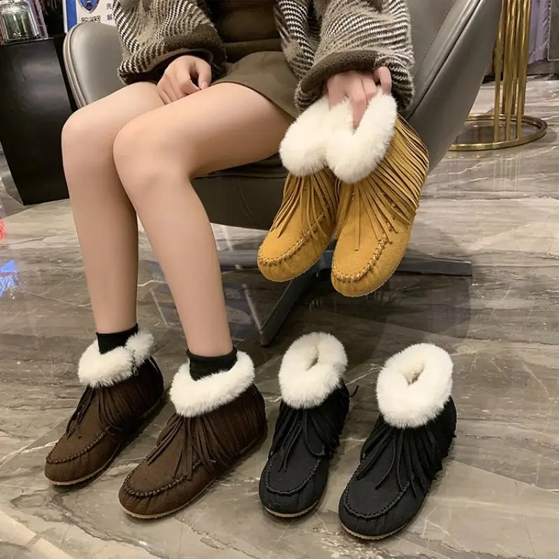 

Winter 2021 Ladies Snow Boots Fashion Faux Suede Fringed Pea Shoes Plus Velvet Thick Warm Flat Soft Sole Comfortable Shoes KZ121