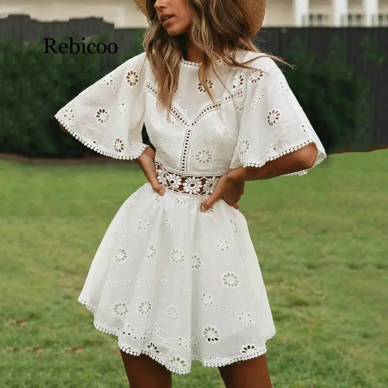 

Женское хлопковое вязаное платье Rebicoo, белое ажурное мини-платье с расклешенными рукавами и вышивкой, летнее Повседневное платье