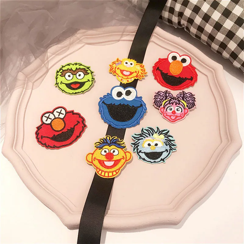 Мультяшный тканевый значок брошь-кукла с большими глазами для женщин юбочный