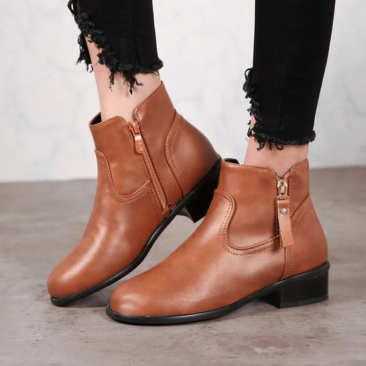 Ботинки мартинсы с круглым носком на толстом каблуке низком квадратном боковой