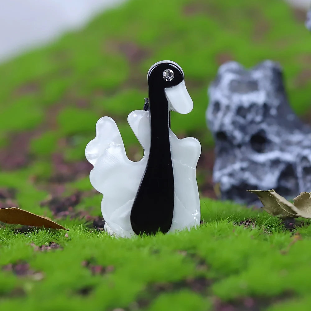 

Handmade Vivid Black Swan Shape Brooch Acrylic Animal Brooches Small Size For Kids Women Hijab Pins Corsage Clips Pins Jewelry