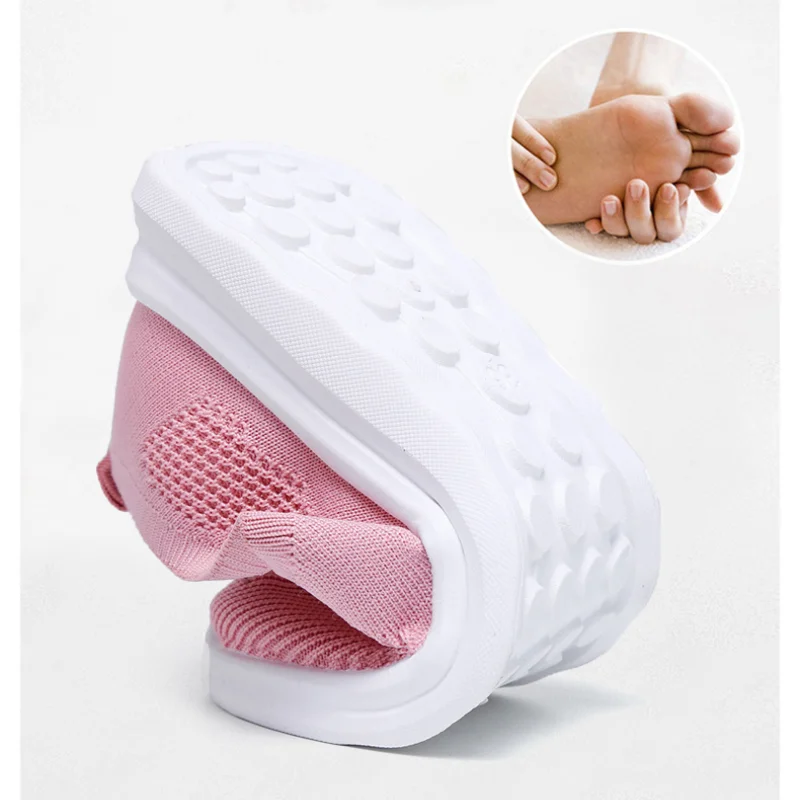 

Women's shoes new style flying mesh shoes mother's shoes flat bottomed hollow out elderly walking shoes dance shoes