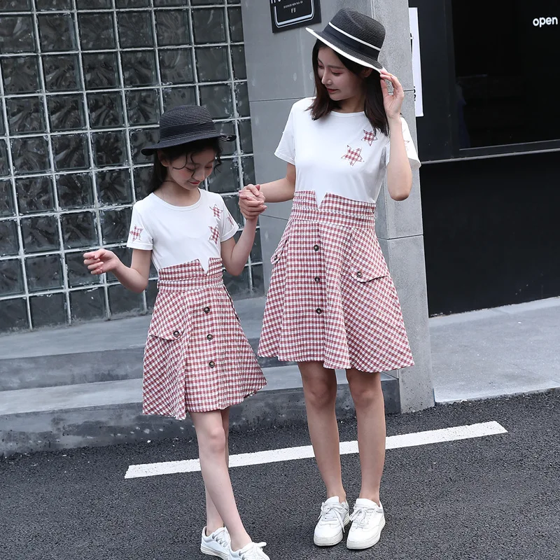 Семейное платье для мамы и дочки Новинка 2019 года сезон лето-осень в клетку со