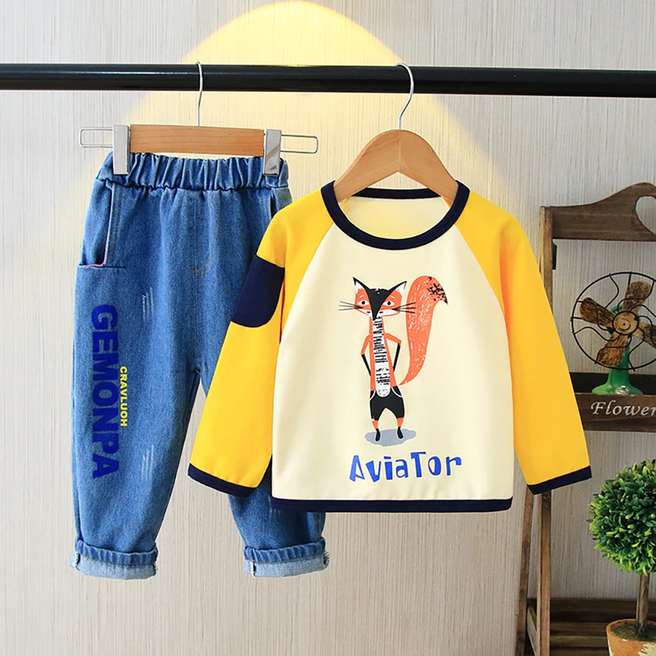 Футболка и джинсовые брюки для мальчиков с длинным рукавом |