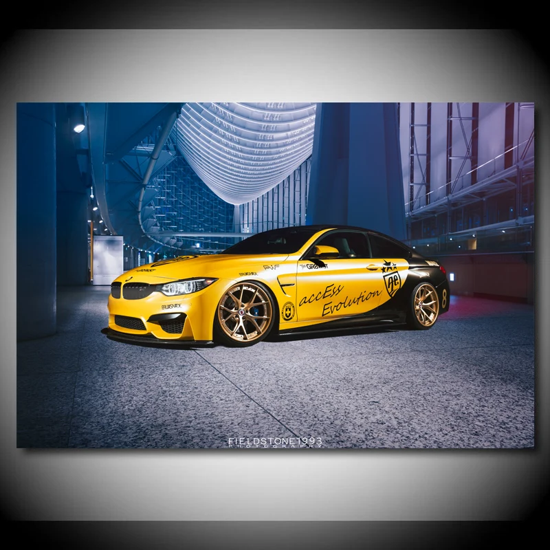 Картины на холсте суперкар B M W M4 фотография желтый автомобиль плакаты