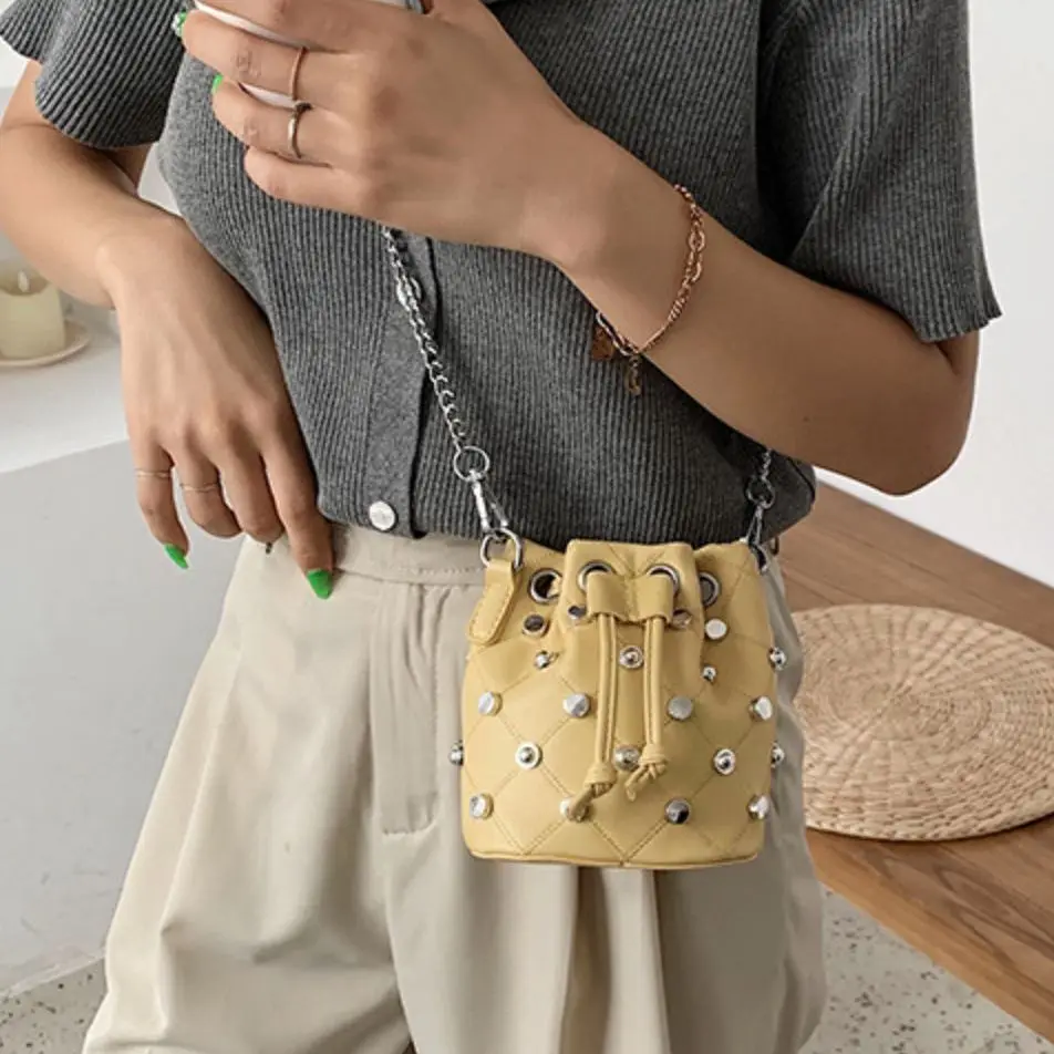 

Women Mini Diamond Rivet Chain PU Leather Bucket Bag 2021 Trendy Fashion Drawstring Pearl One-shoulder Or Diagonal Bag