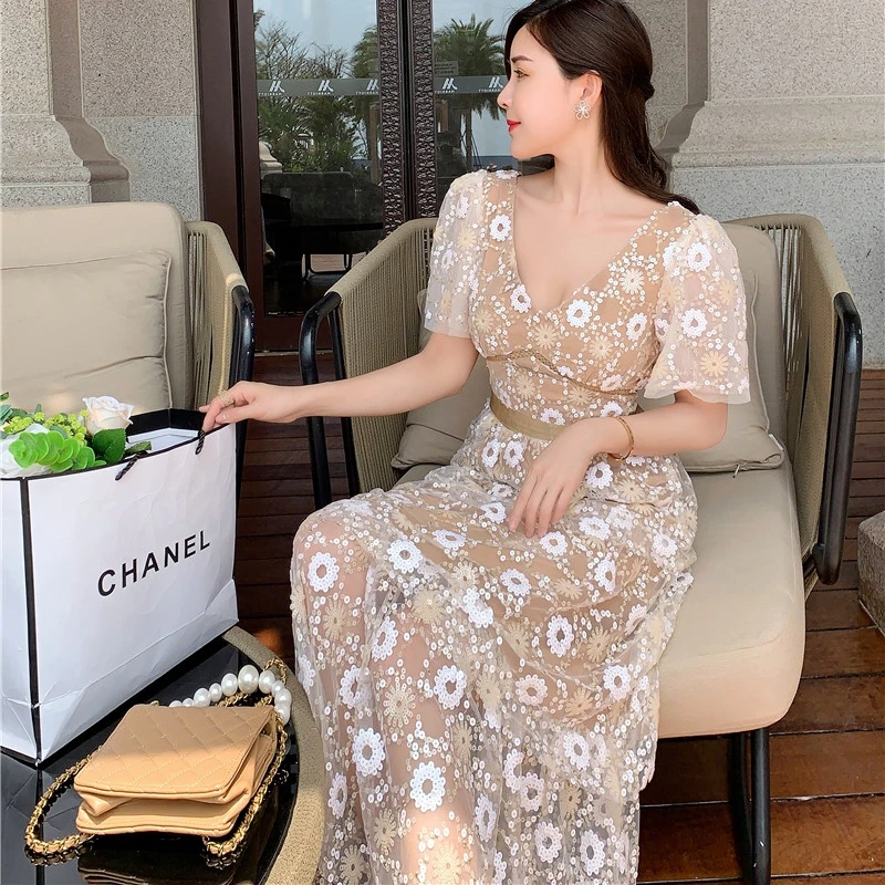 

High-End Custom Luxury Runway Dress Vintage Embroidery Mesh Sequined Layering Ruffles Long Dress