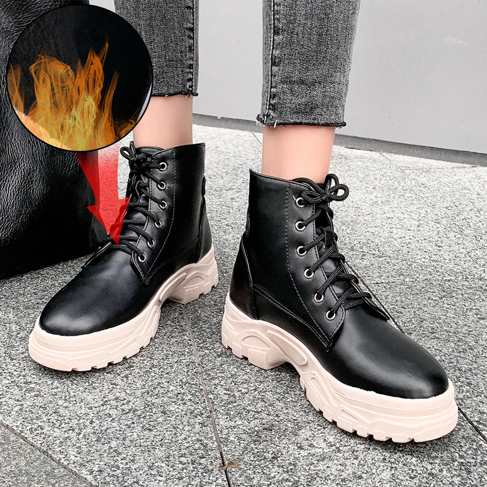 

Большие размеры 34-46; новые осенние женские Ботинки martin; женские кожаные ботильоны на плоской платформе; модные кроссовки; ботинки в байкерск...