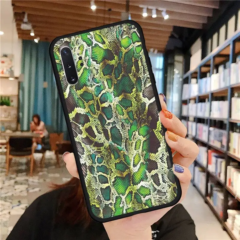 

Fashion Snakeskin Leopard Tabby Phone Case For Samsung A50 A51 A71 A20E A20S S10 S20 S21 S30 Plus ultra 5G M11 funda cover