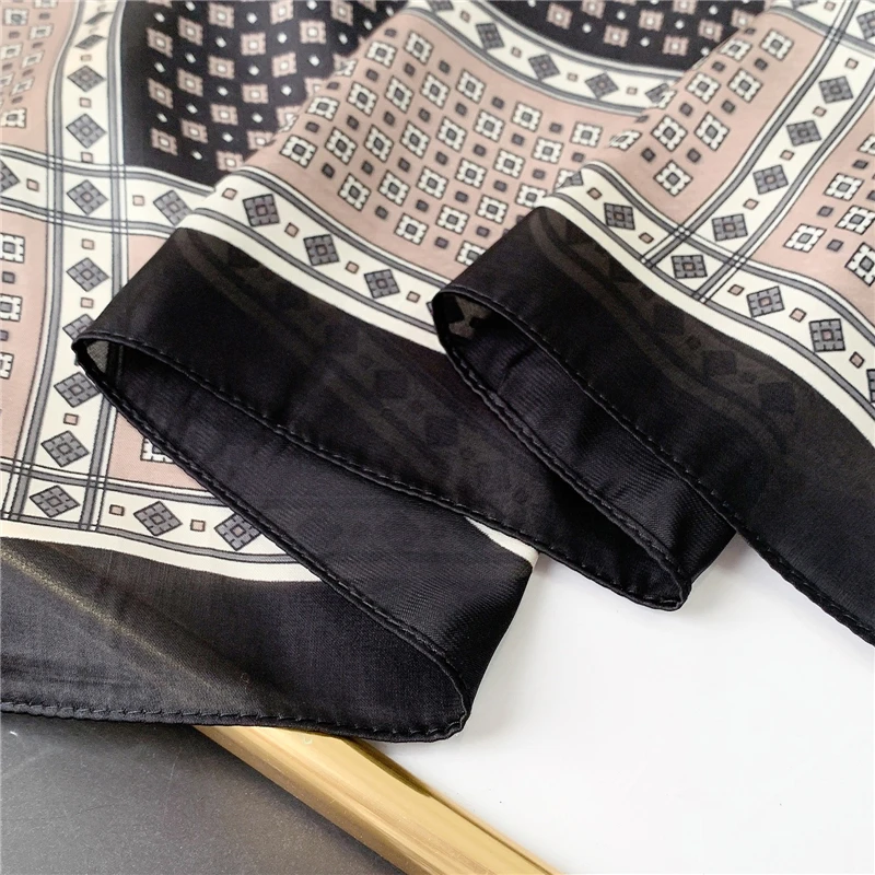 

2021 New Silk Scarf Design Print Square Shawl Women Bandana Foulard Hairband Neckerchief Lady Hijab Office Neckerchief Scarves