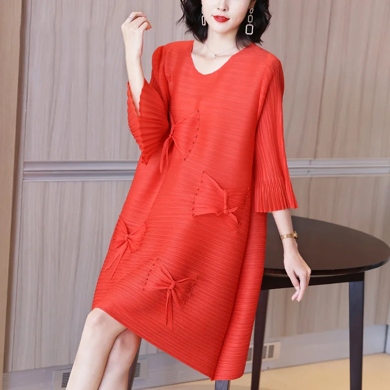 

TVVOVVIN O-neck Pleated Red Large Size Dress Spring 2021 New Women's Loose Spliced Bow Beading Short Dress 7F76