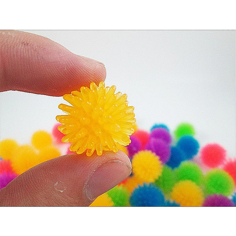 

Cats Pet Toy TPR Bayberry Ball Shape Toys Can Hold Capsule Balls for Gifts Dog Resistant Squeaky Interactive Bite Resistant Pets