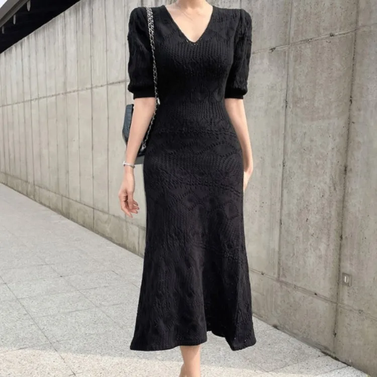 

Korean Temperament Knitted Slim Sexy White Hollow Out Dresses 2021 Summer Elegant Lady V-Neck Puff Sleeve Casual Party Dress