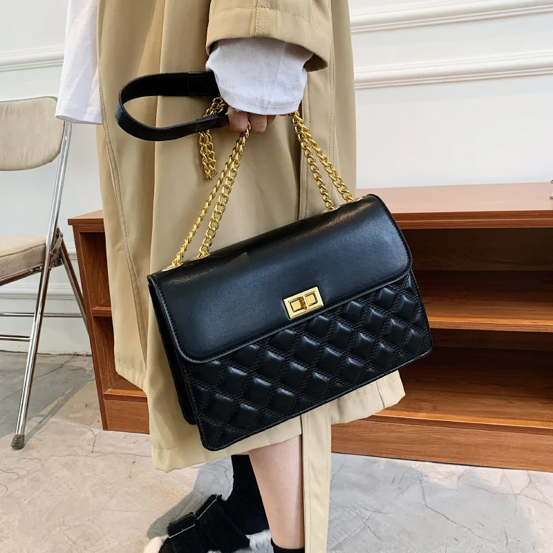 

Брендовые дизайнерские женские сумки на плечо, большая вместительность, искусственная кожа, Золотая цепочка, лоскут, сумка через плечо с ал...