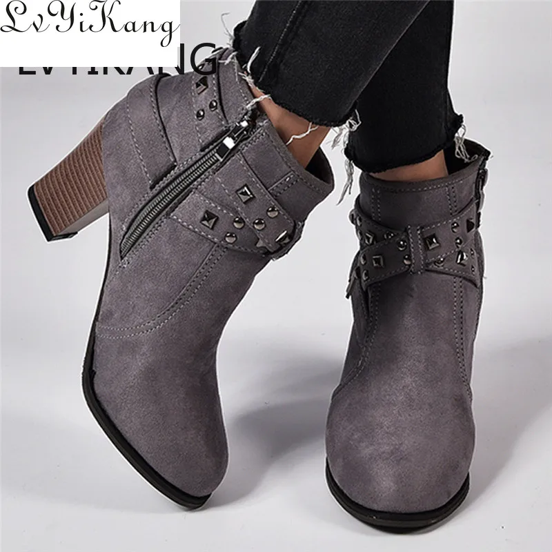 Женские ботинки на молнии с заклепками замшевые ботильоны хлопковым утеплителем