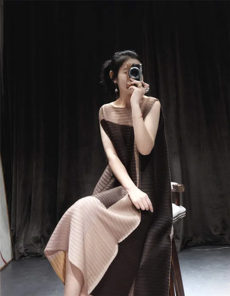 

Summer Dresses For Women 45-75kg 2020 New Fashion Colour Patchwork Round Neck Sleeveless Loose Elastic Miyake Pleated Long Dress