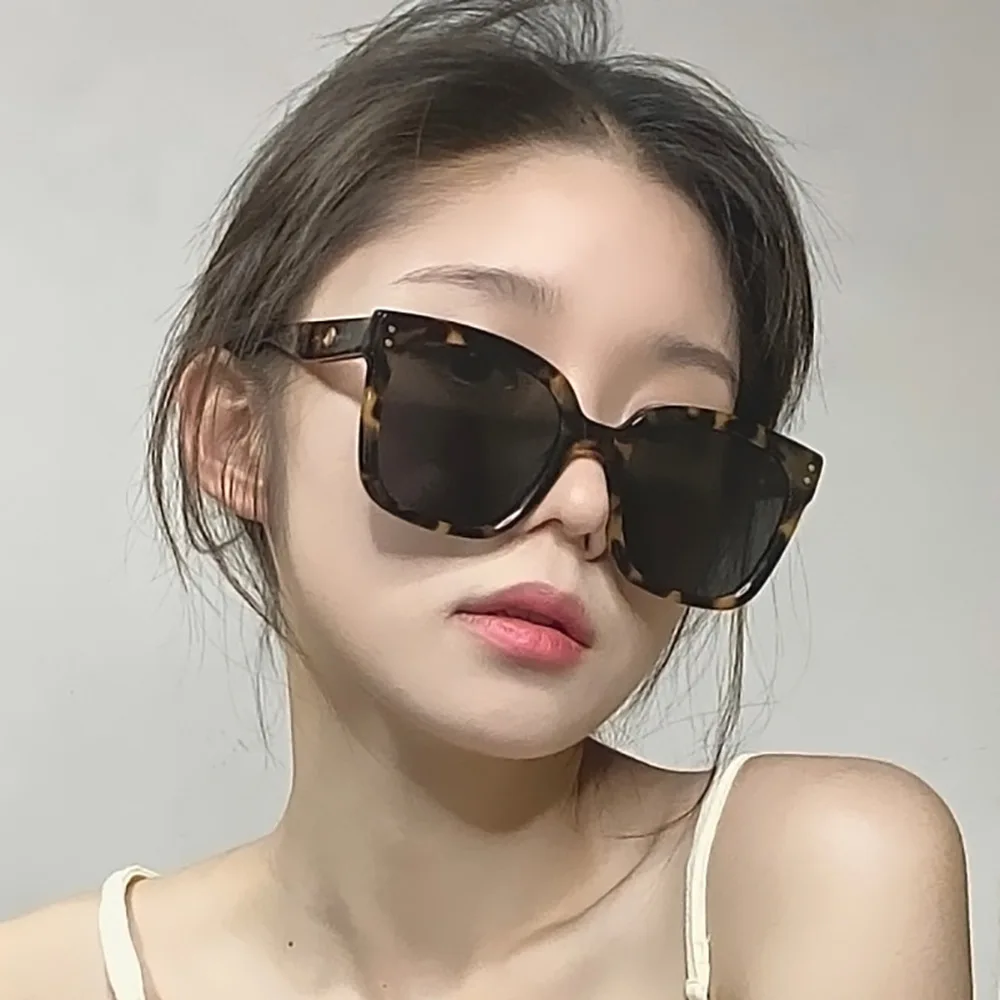 

New sunglasses women men Personality fashion oversized Outdoor sun glasses uv400 driving shades for women square vintage Glasses