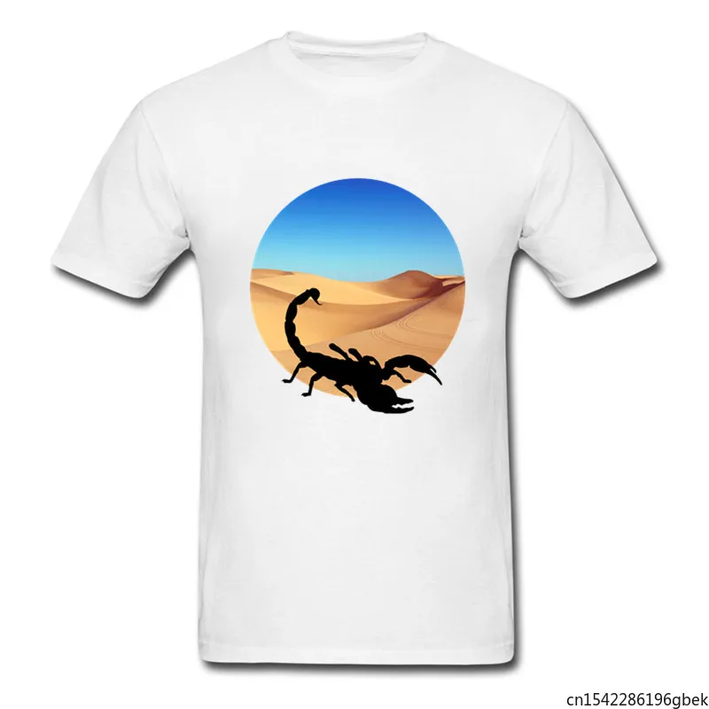 

Fancy Scorpion Emblem Pattern Men's T-Shirt