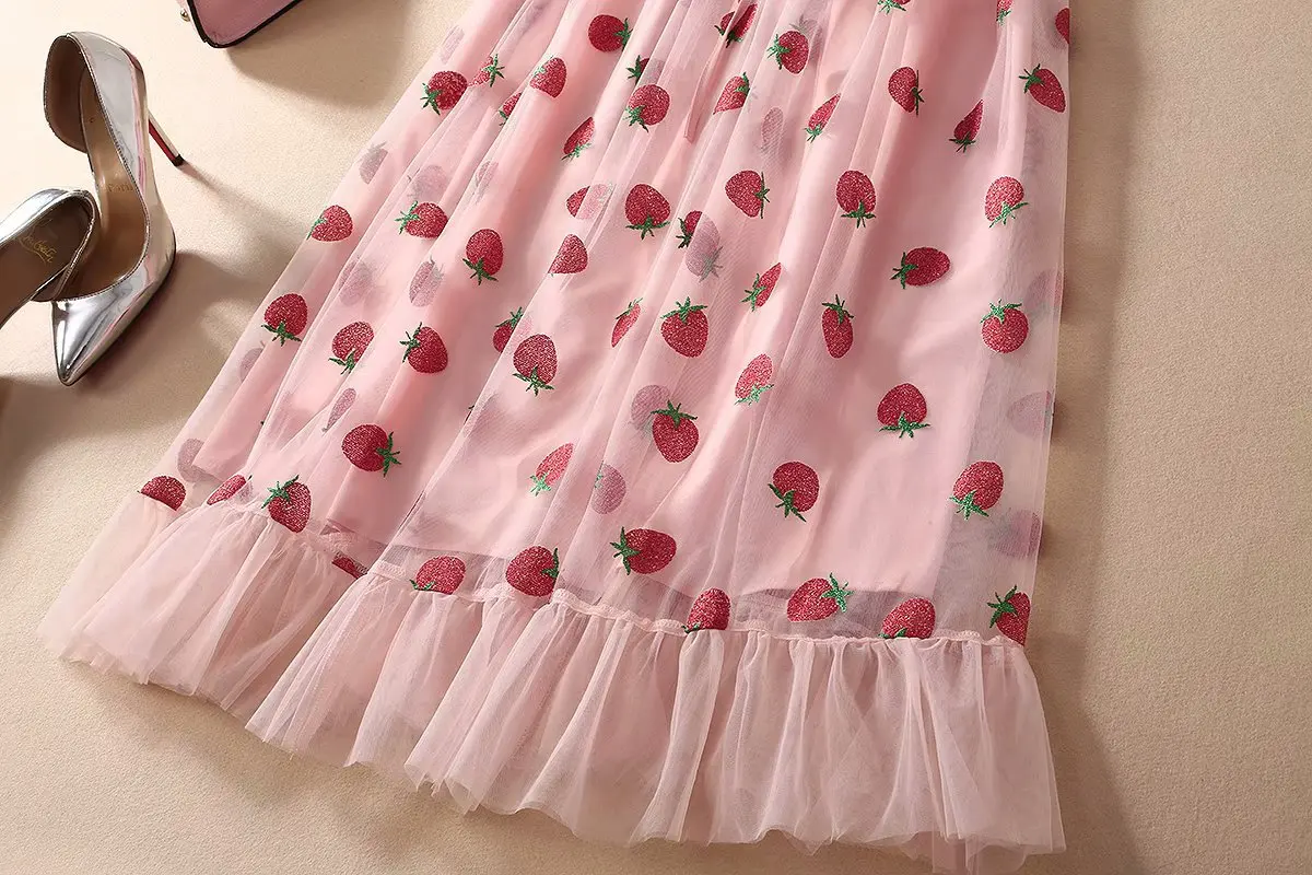 

2021 Sexy V-Neck Belt Strawberry Hot stamping Short Sleeve Party Mid-Length Dress Net Yarn Summer New Women'S Clothing
