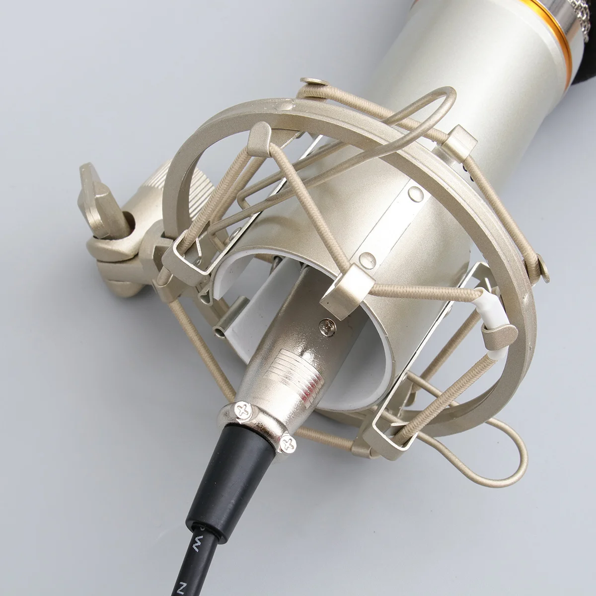 BM-800 Professional Studio Broadcasting Recording Condenser Microphone with Mount and Stand (Black Silver) | Электроника