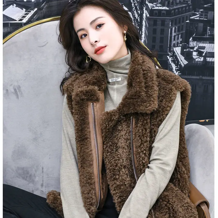 

Lamb Fur grass waistcoat for women in autumn and winter