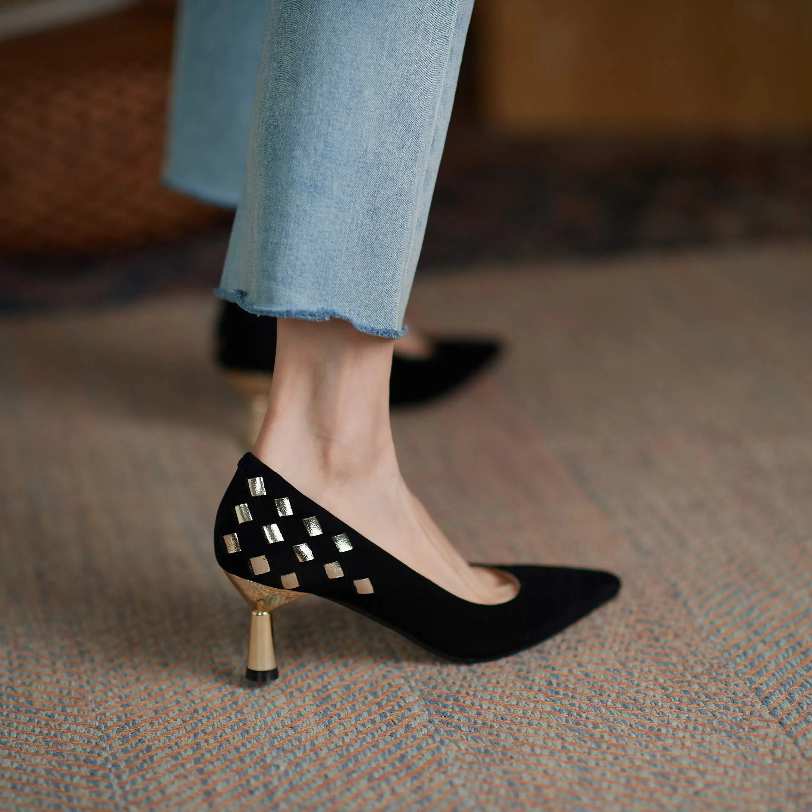 

Krazing Pot new nightclub fashion streetwear sheep suede pointed toe high heel slip on elegant lady modern gentlewomen pumps L01