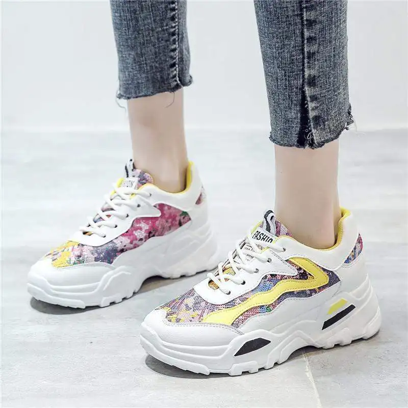 Женские кроссовки на высоком каблуке брендовые дизайнерские сникерсы шнуровке