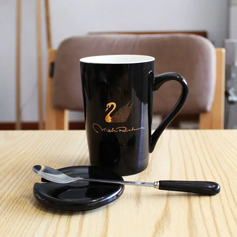 Оригинальная керамическая чашка с крышкой и ложкой модная для пар бытовая кофе