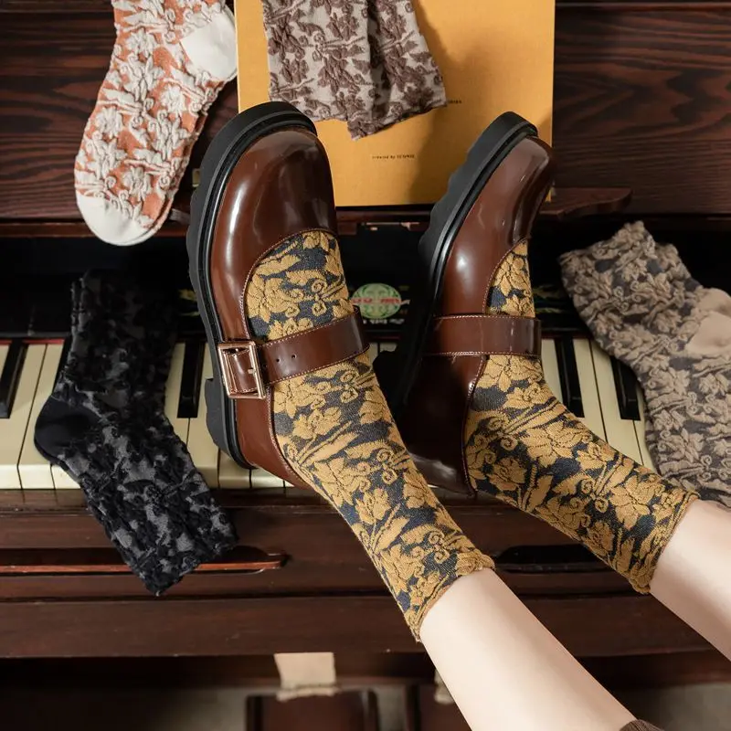 

Harajuku Retro Flower Woman Socks Japanese Kawaii Cute Girls Long Socks Autumn Winter Fashion Cotton Socks Women Christmas Gift
