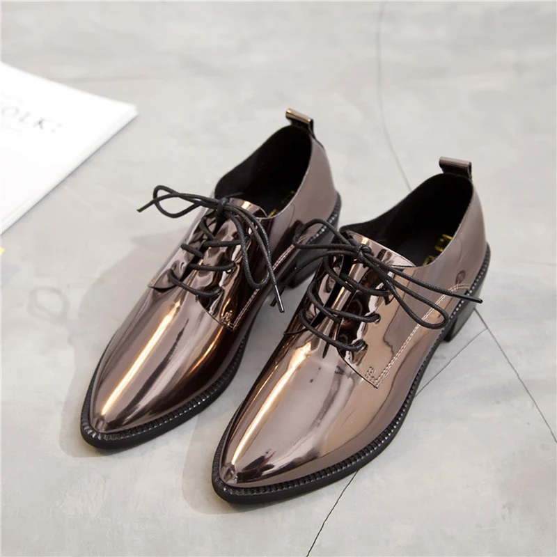 Осенняя обувь из лакированной кожи в студенческом стиле маленькие кожаные туфли