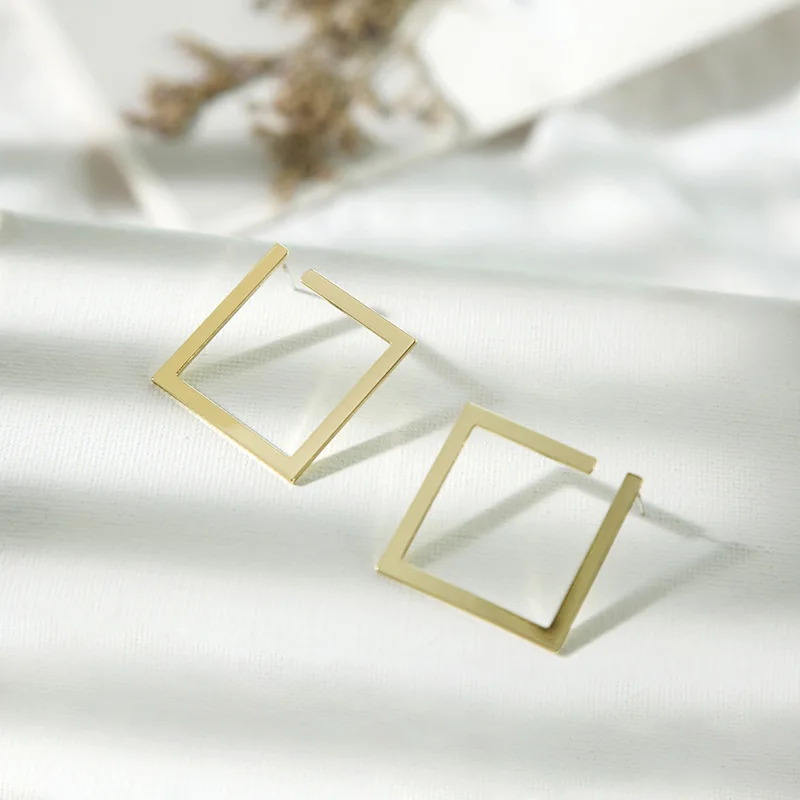 

Gold Korean Fashion Clip on Earrings for Women Jewelry 2021 Trend Jewelry Women Clip Earrings Earring Summer Fall Earrings