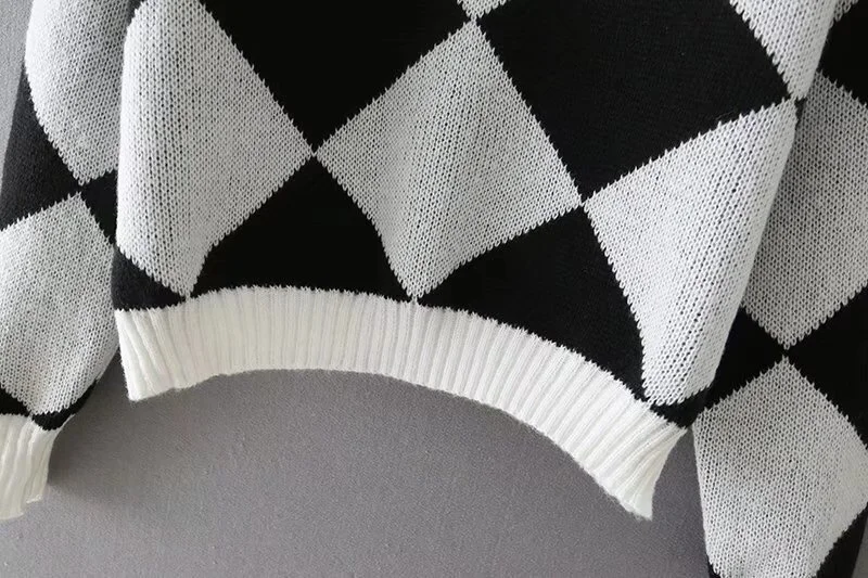 Женский винтажный свитер с V-образным вырезом черный и белый клетчатый вязаный