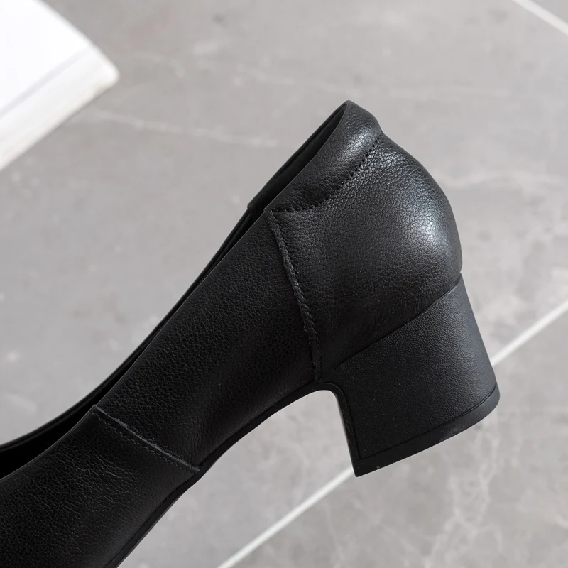 

ZHUISE Single shoes women 2021 new women's shoes leather wild medium heel thick heel shallow mouth small leather shoes autumn