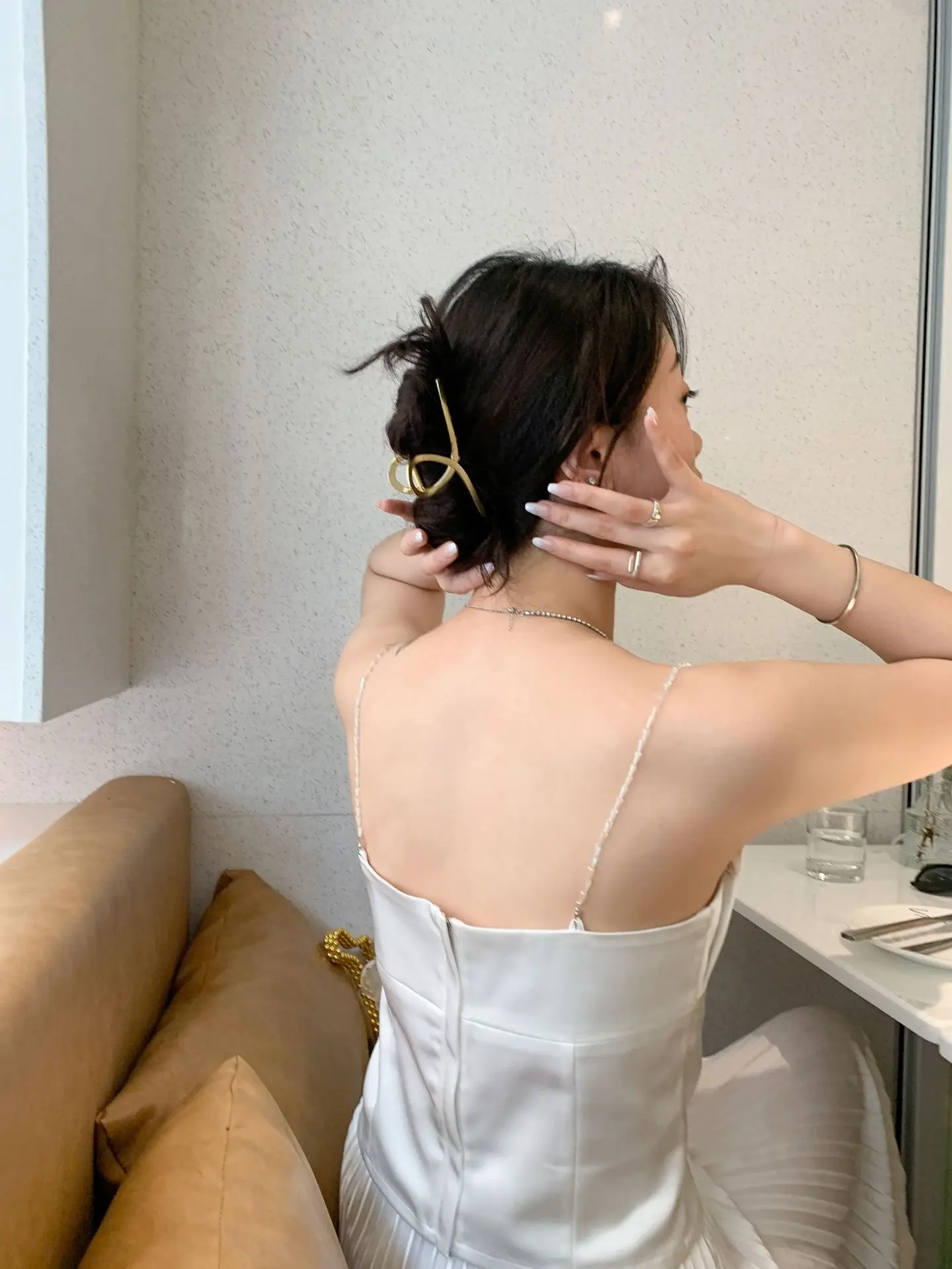 UMI MAO Unique Crystal Small Sling Outside Wear 2021 New Pleated Tube Sexy Top Women Short Vest Tops Off White Femme
