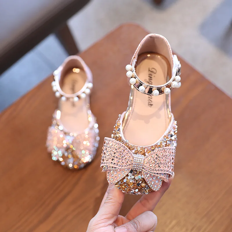 

2021 Girls Princess Sandals Summer Fashion Sequins Bow Rhinestone Baby Soft Single Shoes Kids Shoes For Party Wedding E618
